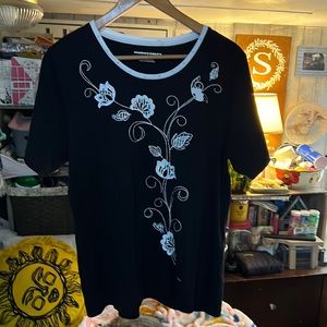 Floral short sleeve pullover